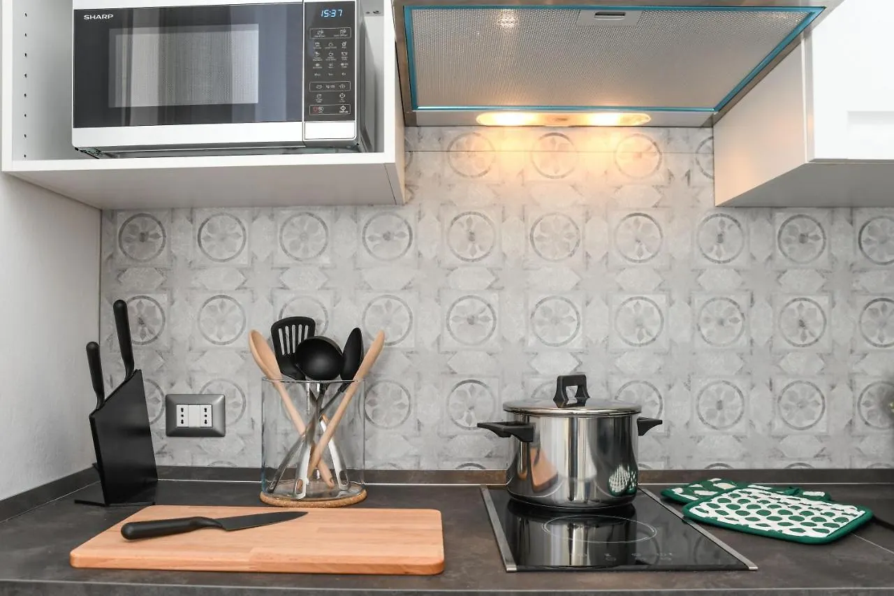 Taurus Suite Apartment Desenzano del Garda Italy